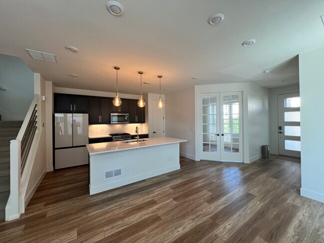 Foto del edificio - 2439 Alpine St