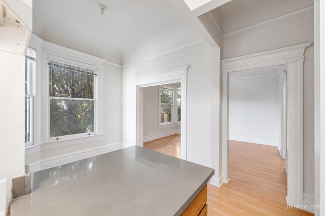 Photo - 769 Cole St Apartment