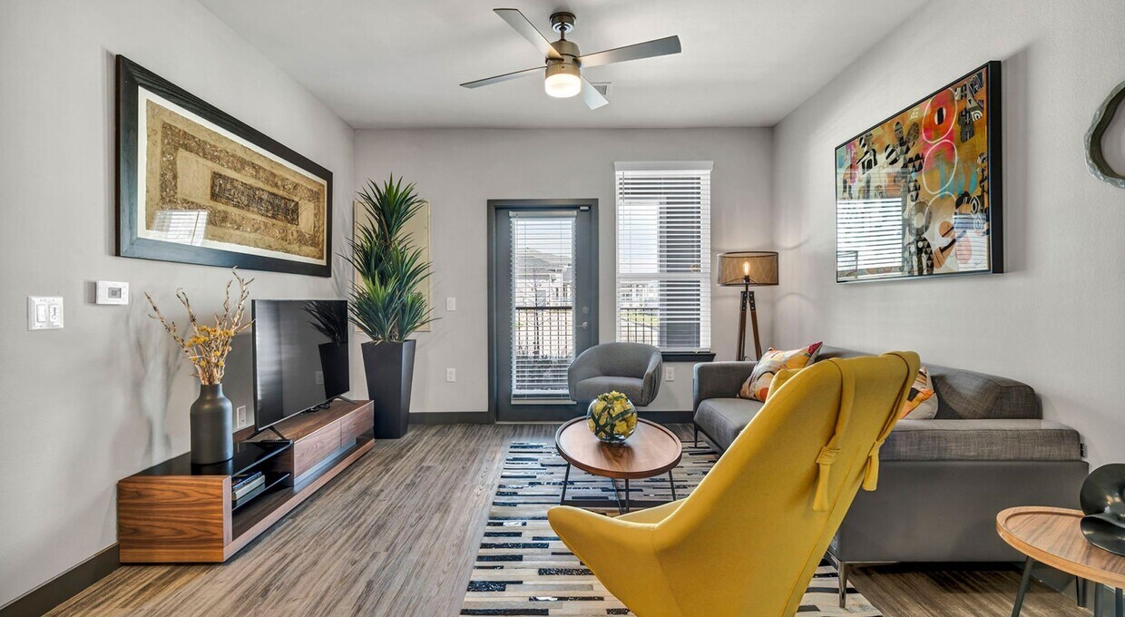 Primary Photo - 8811 Fm Rd