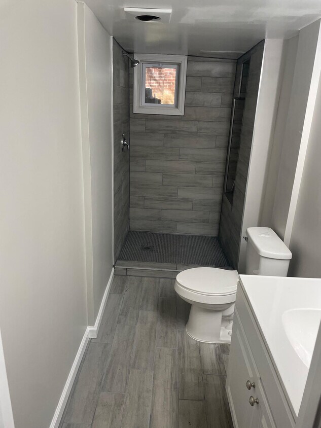 Bathroom - 4833 1st St SW