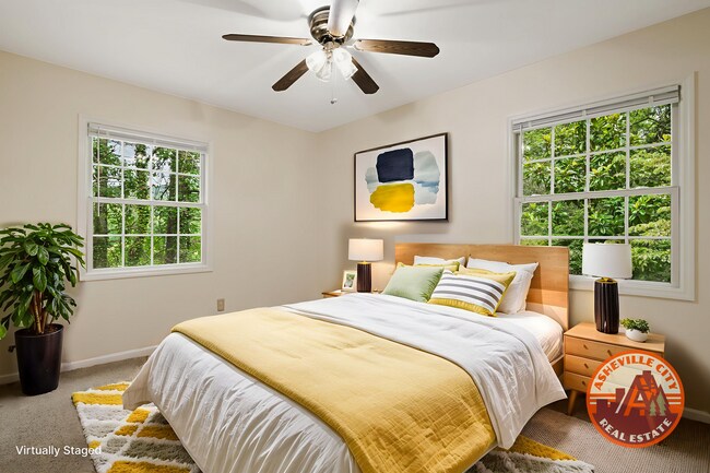 Foto del edificio - 3-Bedroom Home in North AVL with Studio an...