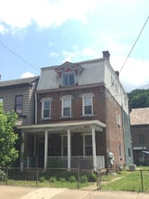 Building Photo - 832 Evergreen Ave
