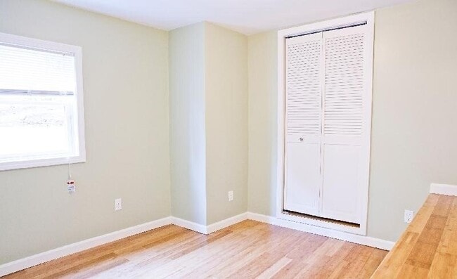 Building Photo - 23 Evergreen St