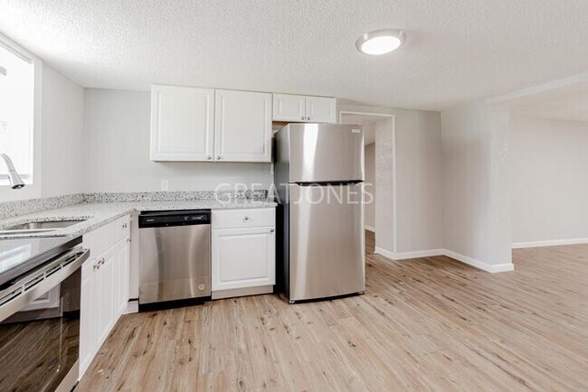 Foto del edificio - NOW OFFERING HALF OFF FIRST FULL MONTH IF ...
