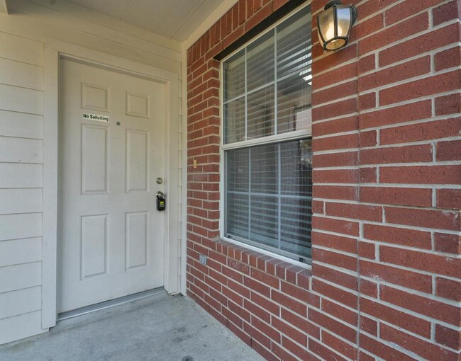 Building Photo - 14926 Sunset Creek Dr