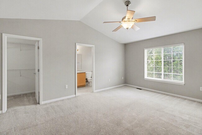 Foto del edificio - 41785 Mitchell Rd