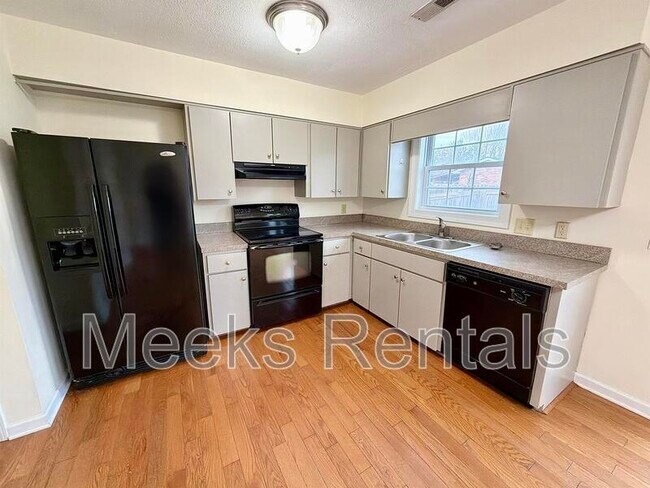 Foto del edificio - 1002 Fairway Gardens Dr