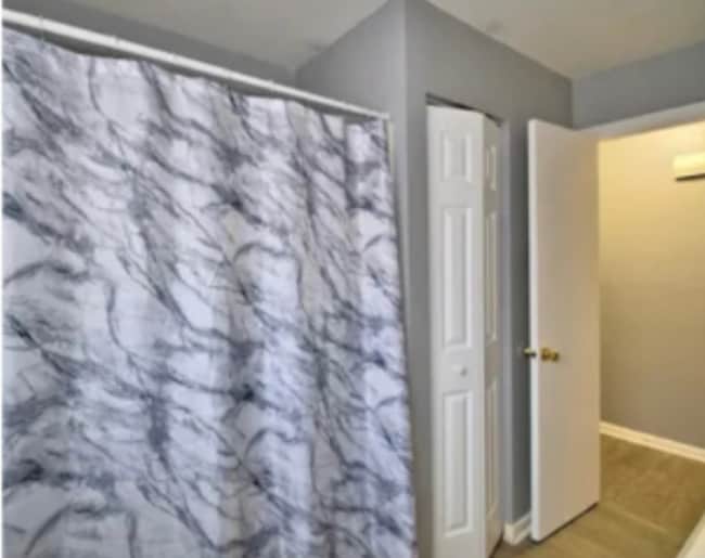 Building Photo - 2800 Ave S NW