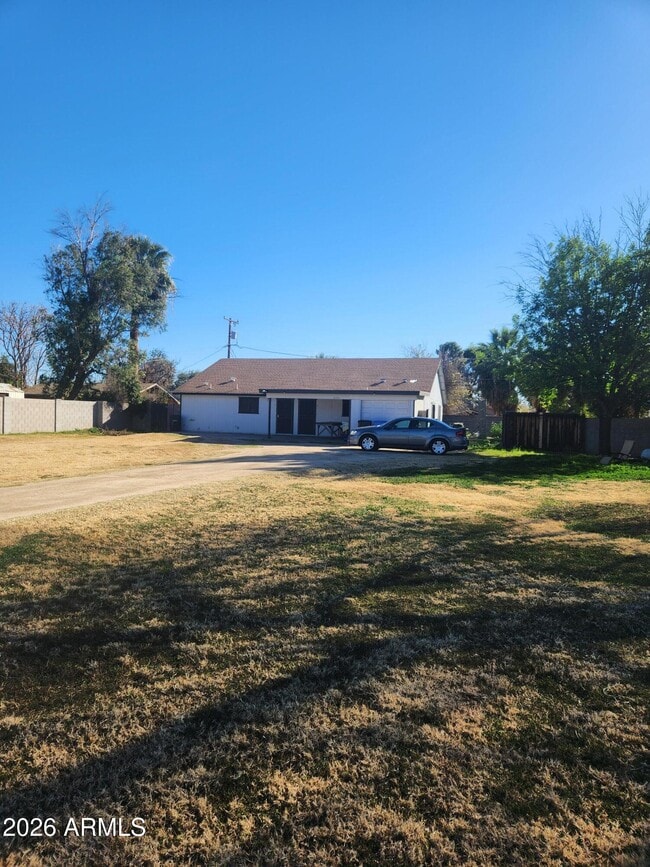 Building Photo - 2531 W Morten Ave