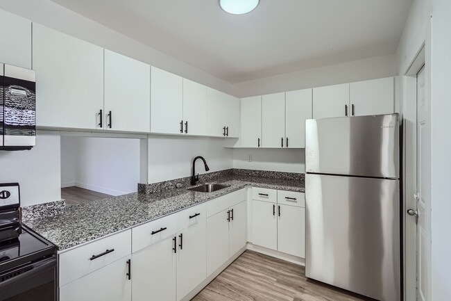 Building Photo - Lakeshore Presidential Apartments