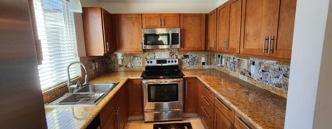 Building Photo - 934 Kuialua Pl