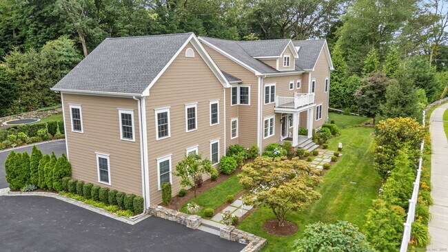 Building Photo - 354 Oaklawn Ave