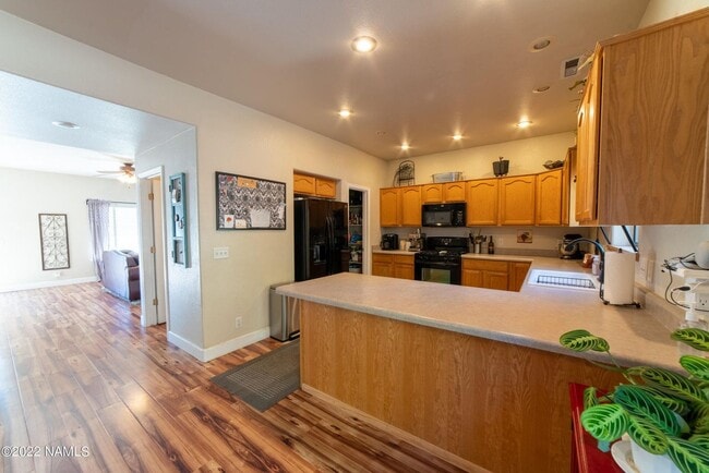 Building Photo - Westside 4 Bed, 2.5 Bath House with A/C & 2-Car Garage Near NAU & CCC! Students & Pets OK! Avail....