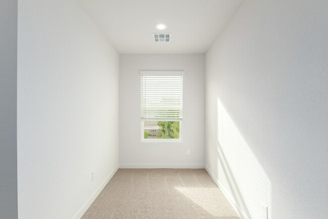 Foto del edificio - JC lifestyles