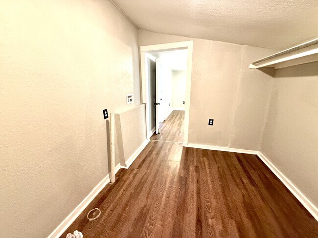 Foto del edificio - 1001 Bailey St SE
