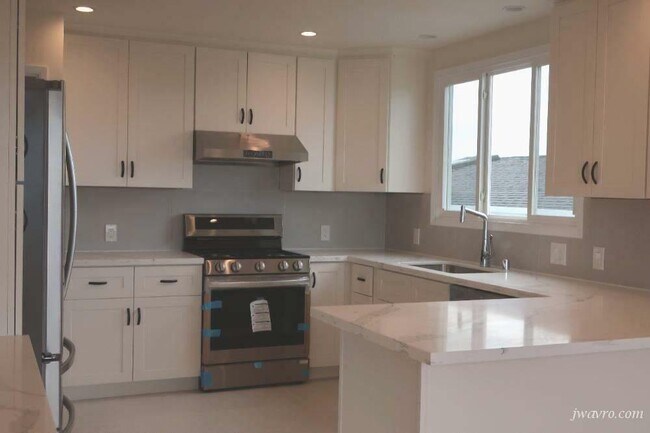 Building Photo - 15 Lake Forest Ct