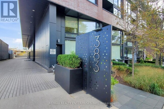 Building Photo - 383 Sorauren Ave