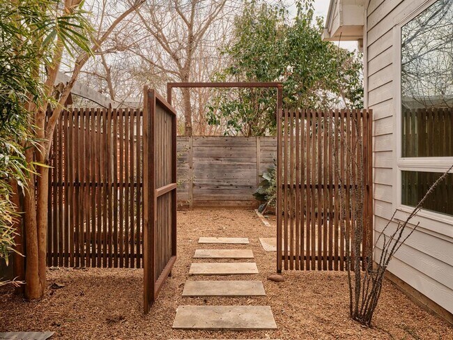 Foto del edificio - 910 Gullett St