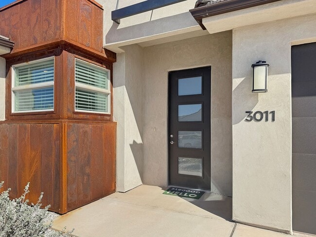 Building Photo - 3011 E Lavatera Dr