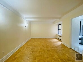 Building Photo - Christopher Street