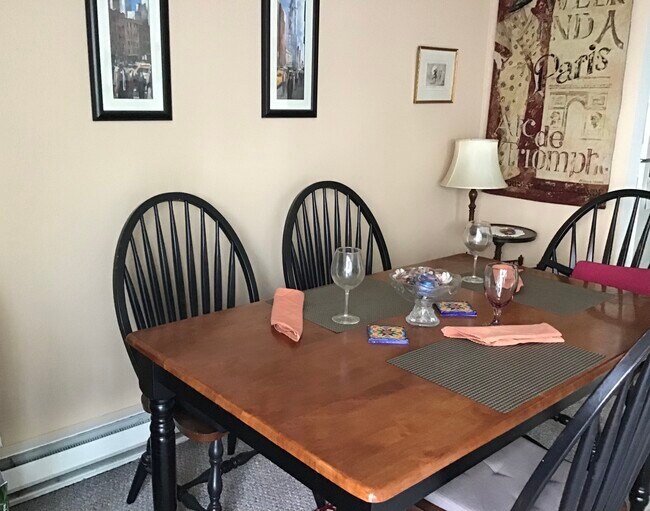 6-seater dining table - 7540 37th Ave NE