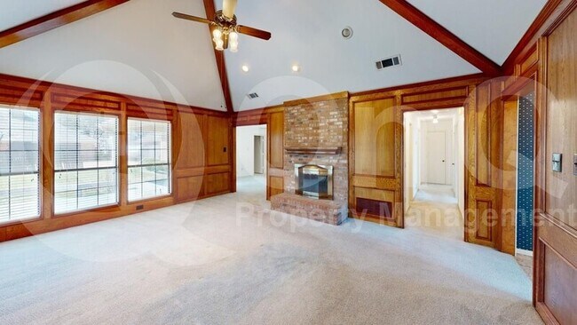 Foto del edificio - 2513 Country Club Pkwy