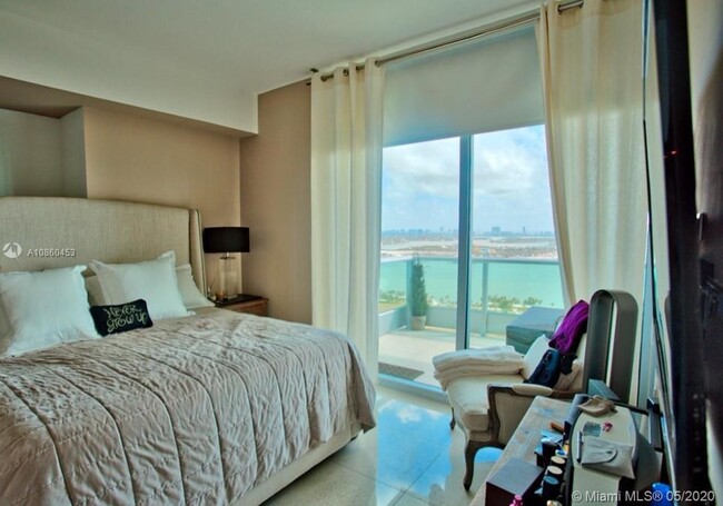 Foto del edificio - 900 Biscayne Blvd