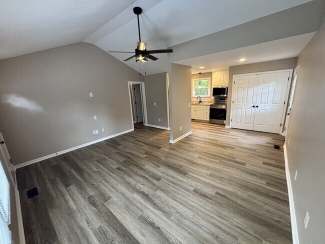 Foto del edificio - 1021 Hollis Ln