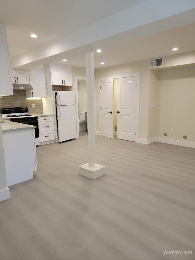 Photo - 164 Tiffany Ave Apartment