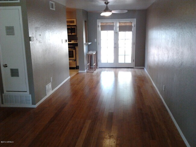 Foto del edificio - 1302 E Maryland Ave