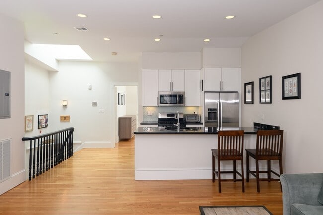 Building Photo - 87 3rd St