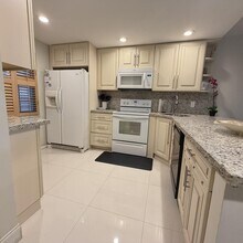 Building Photo - 3800 Oaks Clubhouse Dr