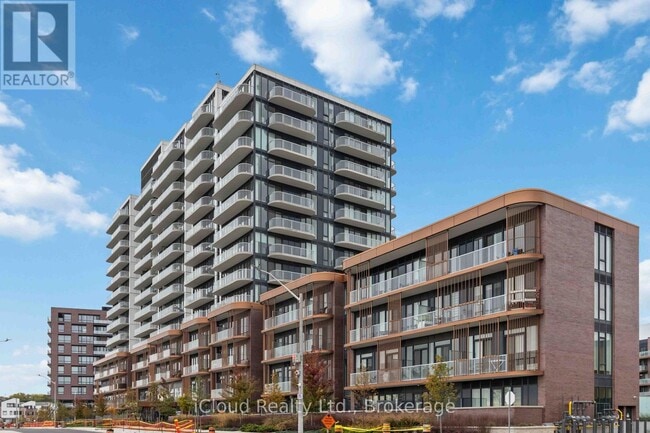 Building Photo - 220 Missinnihe Way