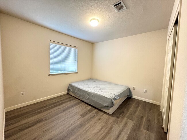 Foto del edificio - 21470 Olympic Forest Dr