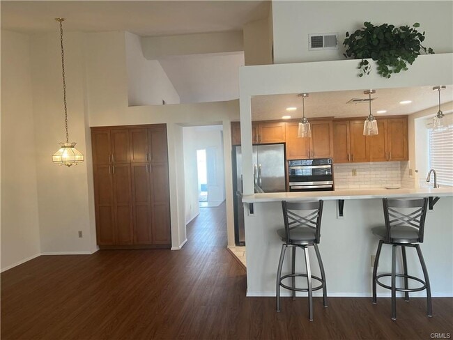 Foto del edificio - 24716 Laurelcrest Ln