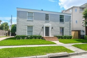 Building Photo - 2718 Wroxton Rd