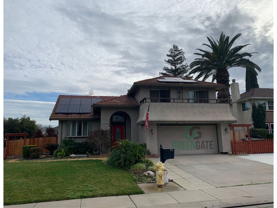 Primary Photo - WELCOME HOME! 5 Bedroom, 3 FULL BATHS 2 ST...