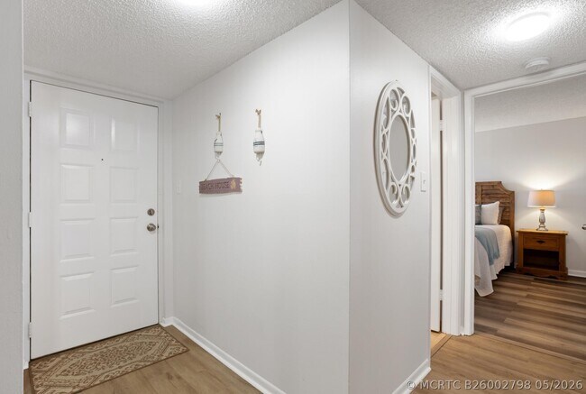 Building Photo - 950 Lavers Cir