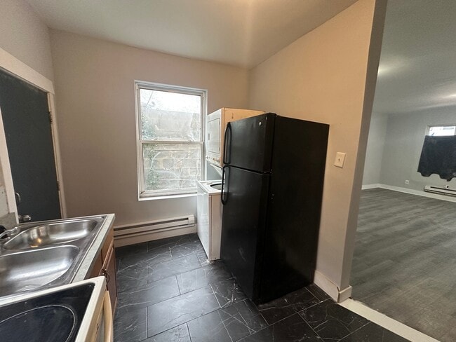 Building Photo - 3911 N Percy St