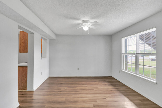 Sala de estar Southwind Place Apartments - Southwind Apartments