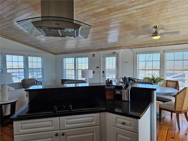 Foto del edificio - 52 Hidden Harbor Rd