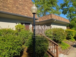 Building Photo - 1817 Holland Dr