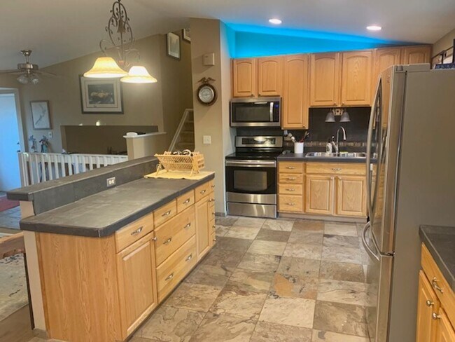 Building Photo - Fantastic 3 bed 2 bath home in Centennial ...