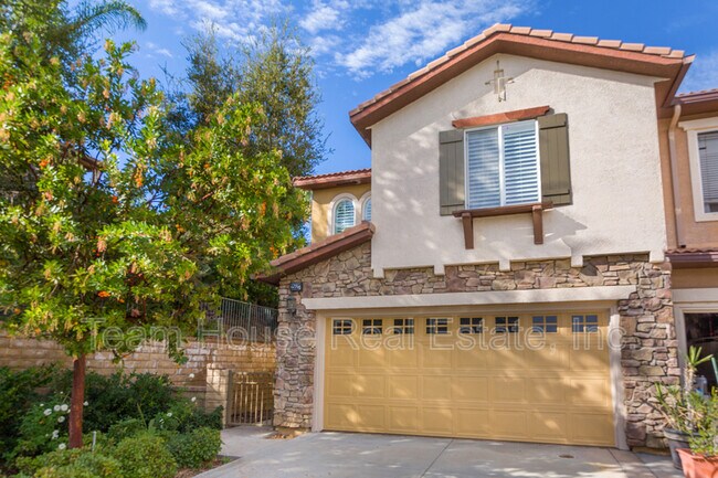 Building Photo - 25527 Via Ventana