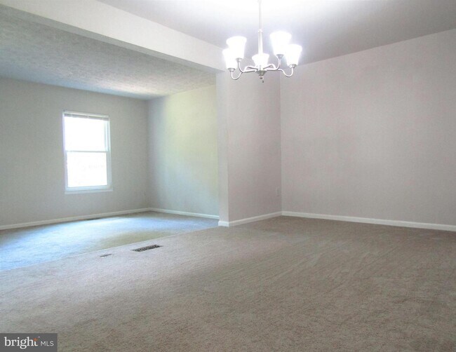 Building Photo - 9141 Blarney Stone Dr