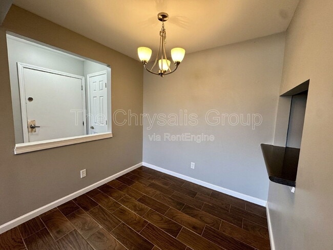 Building Photo - 600 E McKinley Rd