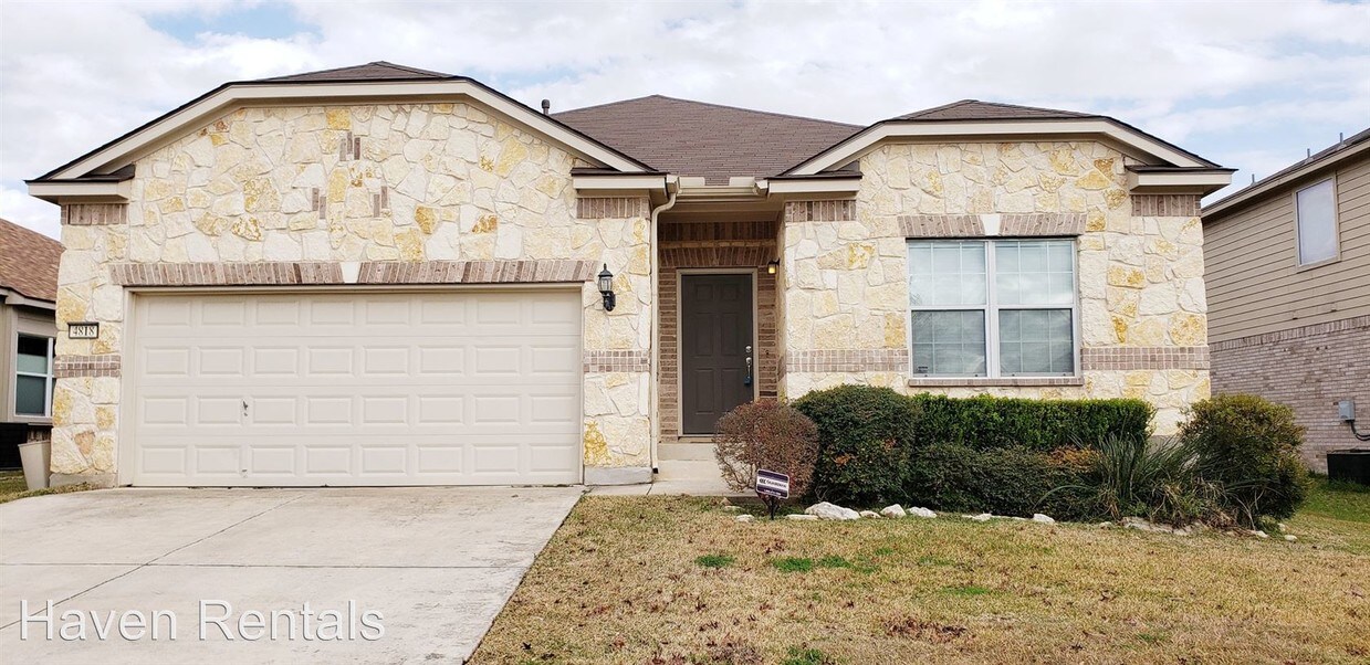 Foto principal - 4 br, 2 bath House - 4818 James Gaines