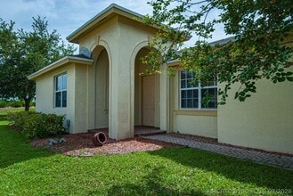 Building Photo - 9851 E Verona Cir