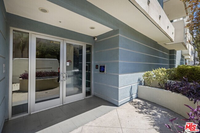 Foto del edificio - 436 S Virgil Ave