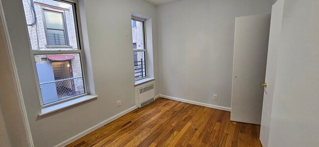 Building Photo - 302 Sumpter St